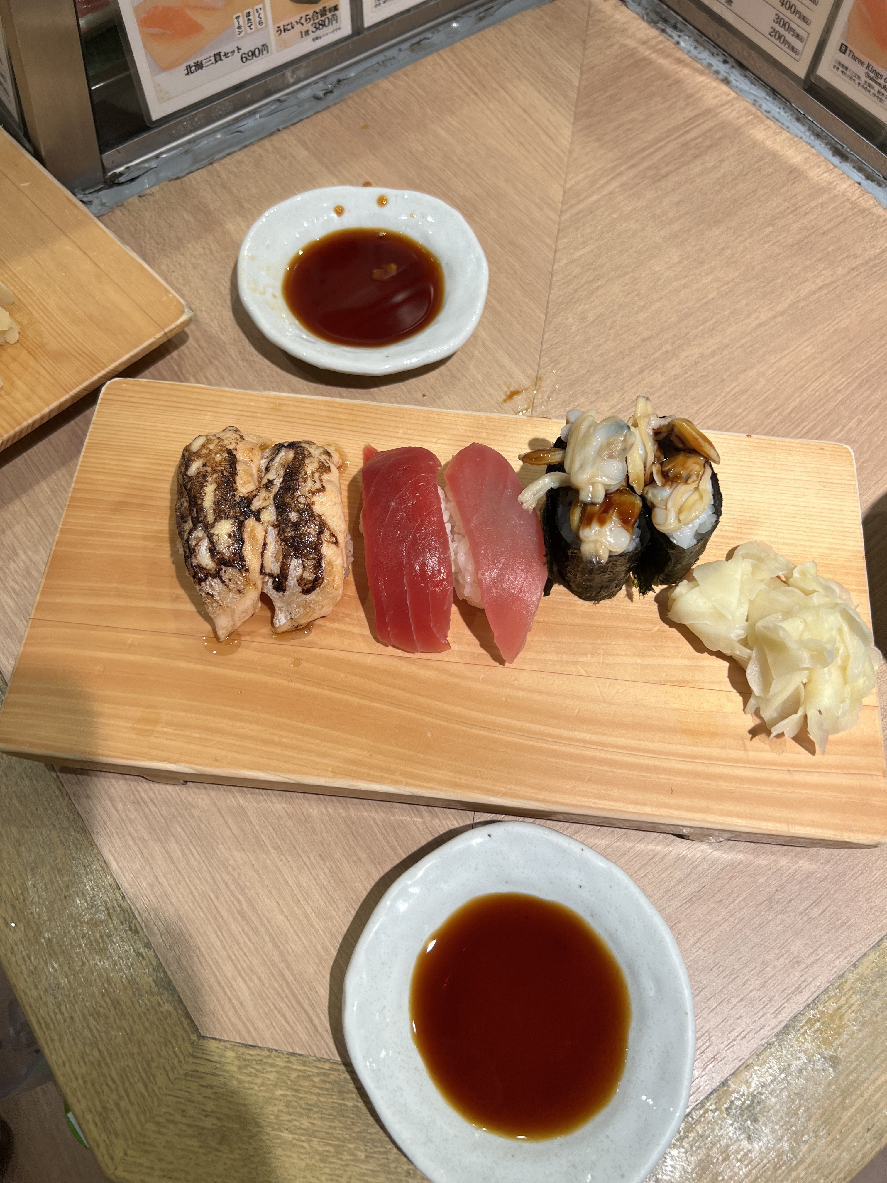 Sushi in Japan demonstrating the phrase what do you recommend in Japanese